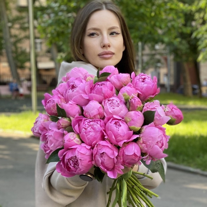 Пионы ярко-розовые Флеминг